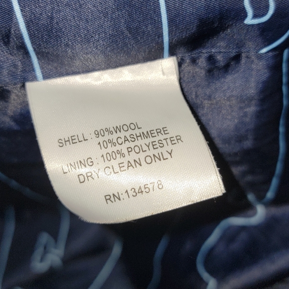 Navy Vineyard Vines Peacoat Good Condition - Picture 5 of 8